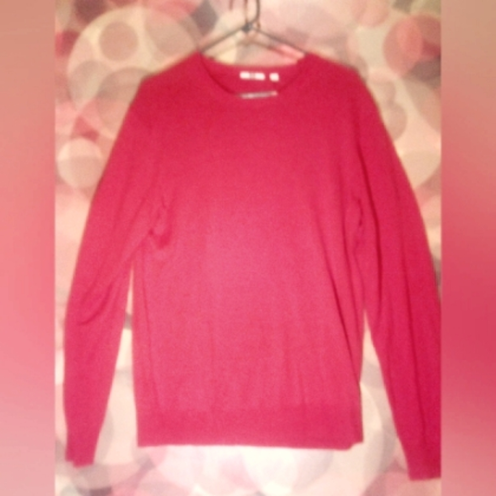 Uno qlo red sweater